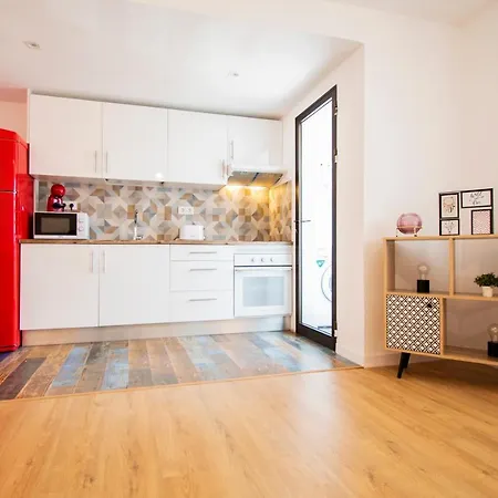 Alice's Place Apartment